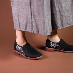 刺繡手工短靴-輿圖靴 (黑) 第2張的照片
