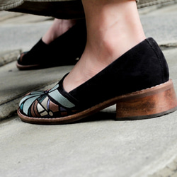 刺繡手工木跟女鞋-輿圖鞋 (黑) 第3張的照片