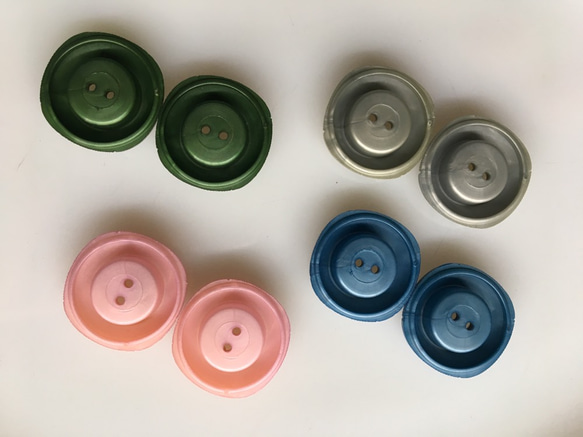 アンティーク ボタン 各2個セット ピンク 特大 ビンテージ 昭和 レトロ 個性的なボタン ハンドメイド素材 イヤリング 4枚目の画像