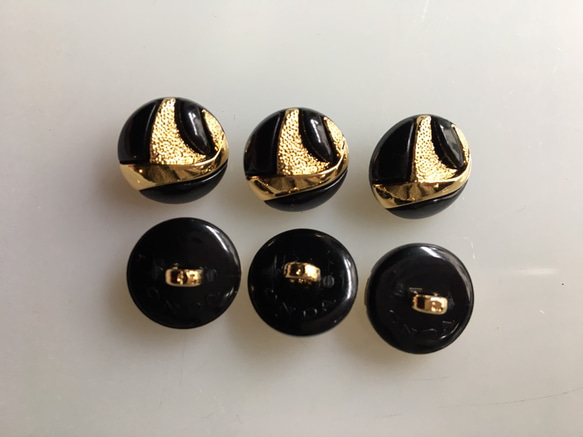アンティーク ボタン 6個セット 小 ブラック 黒 ビンテージ 昭和レトロ 個性的ボタン ハンドメイド素材 イヤリング 2枚目の画像