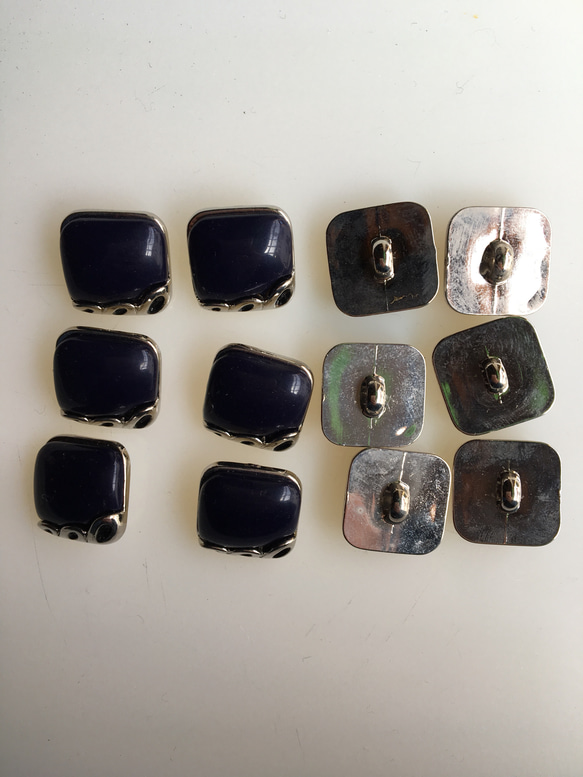 アンティーク ボタン 6個セット ビンテージ 昭和 レトロ 個性的 ハンドメイド 素材 シルバー ネイビー アクセ 5枚目の画像