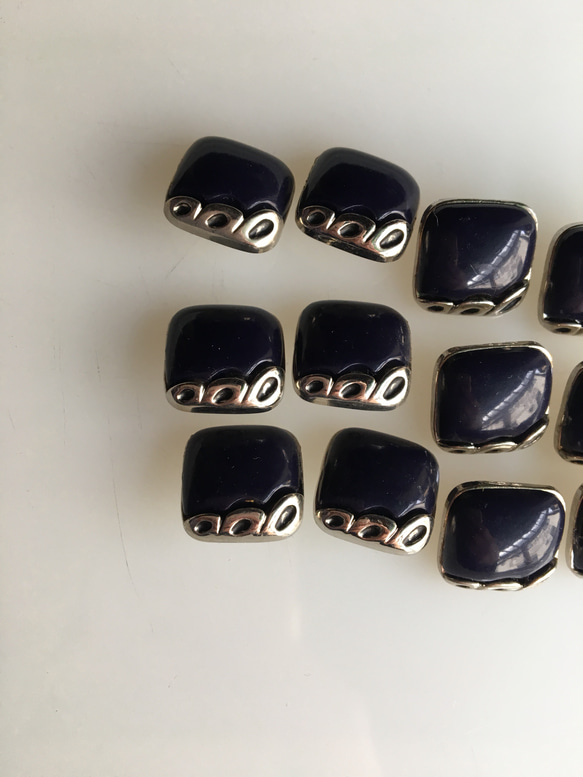 アンティーク ボタン 6個セット ビンテージ 昭和 レトロ 個性的 ハンドメイド素材 紺 ネイビー アクセ シルバー 5枚目の画像