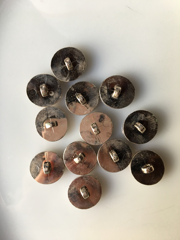 アンティーク ボタン 5個セット ビンテージ 昭和 レトロ 個性的 ハンドメイド素材 シルバー ピンク アクセサリー 5枚目の画像