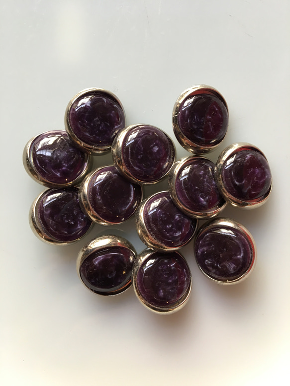 アンティーク ボタン 6個セット ビンテージ 昭和 レトロ 個性的 ハンドメイド素材 シルバー 紫 アクセサリー 1枚目の画像