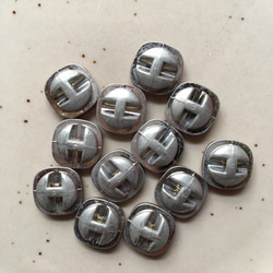 アンティーク ボタン 12個セット ビンテージ 昭和 レトロ 個性的 ハンドメイド素材 シルバー ベージュ 小 アクセ 4枚目の画像