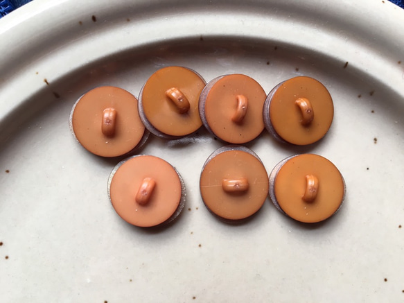 アンティーク ボタン 7個セット ビンテージ 昭和 レトロ 個性的 ハンドメイド素材 楕円形 茶色 薄茶 ブラウン 3枚目の画像