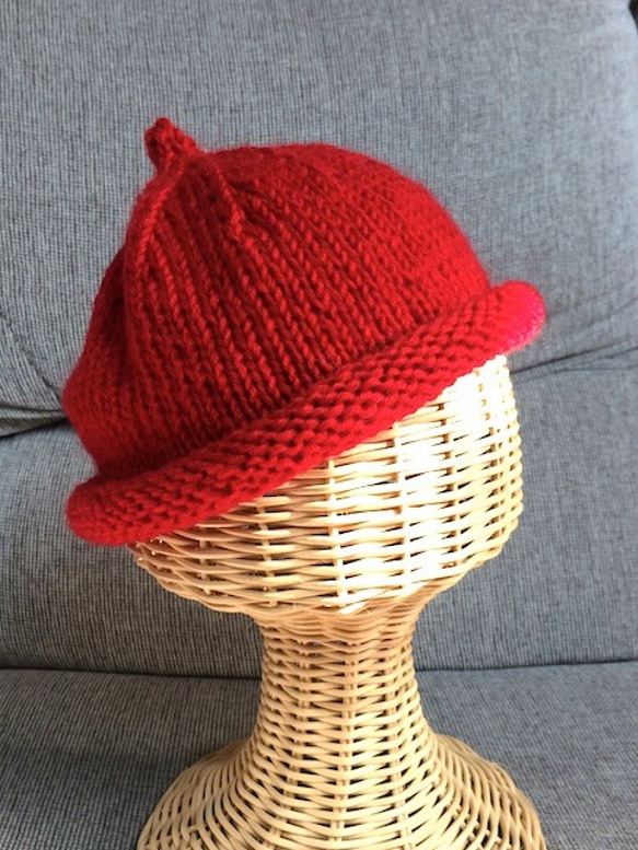 キッズ用ニット帽☆赤色／どんぐり帽子・シンプルで服に合わせやすく可愛い☆ 3枚目の画像