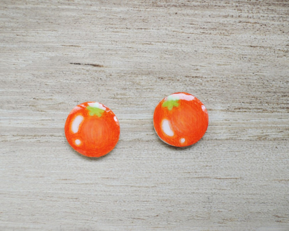 赤い小さなトマトかわいい手作りのイヤリングトマト抗アレルギー性の耳の鍼痛みのない耳のクリップ 3枚目の画像