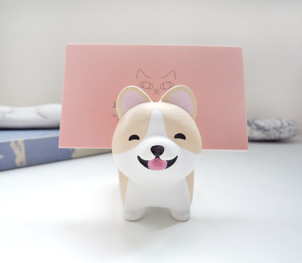 立っている小さなコーギー犬の名刺ホルダー文鎮手作り木製癒し