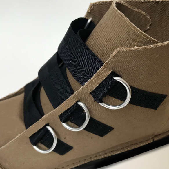 Belted Sneakers High-top 3 第4張的照片