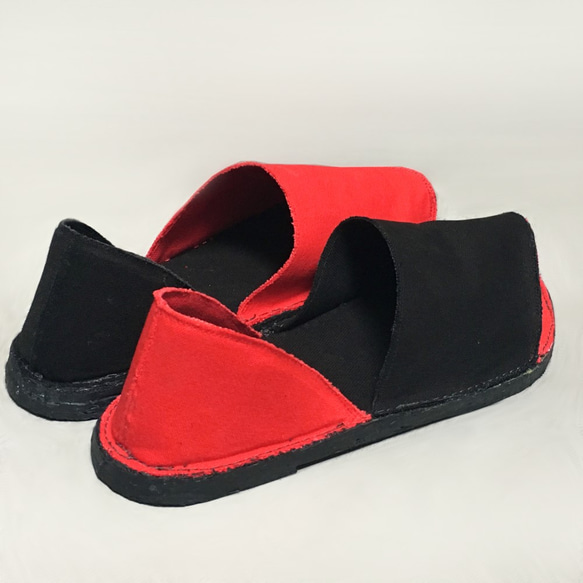 雙色分體鞋：黑/紅 第3張的照片