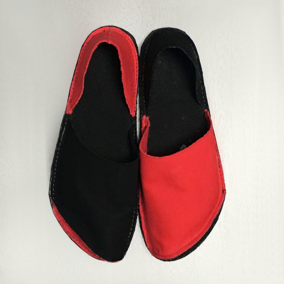 雙色分體鞋：黑/紅 第4張的照片