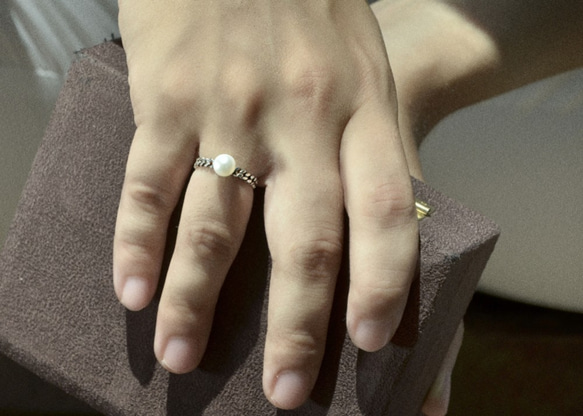∥Cheng Jewelry∥波金的使者 白色鎖鍊 珍珠銀戒指 第4張的照片