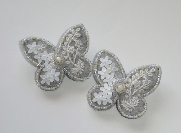 花蝶*マザーオブパール　刺繍ブローチ 2枚目の画像