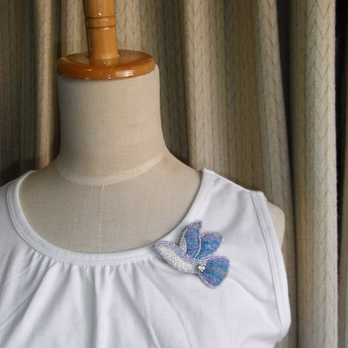 青い鳥* ビーズ刺繍ブローチ ブローチ 月とザリガニ 通販