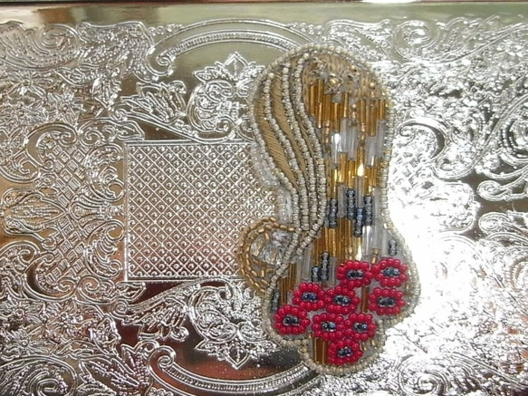 Klimt*蜂蜜色の髪の乙女　ビーズ刺繍ブローチ 2枚目の画像