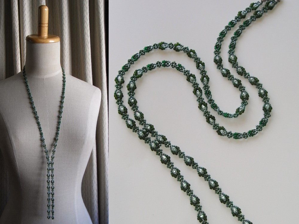 花結び*深緑　オフルームビーズネックレス