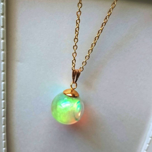 オーロラ液晶 虹のガラスドームペンダント ネックレス・ペンダント  