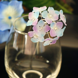 猫ちゃんが遊ぶ　変り咲き紫陽花の簪（かんざし）ブルー　受注生産 2枚目の画像