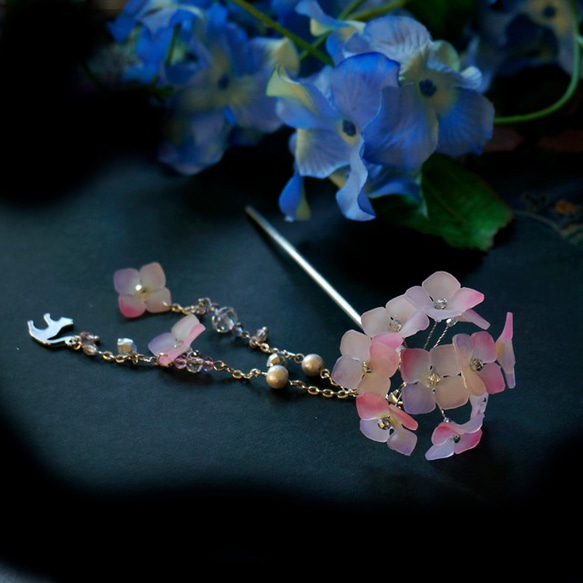 猫ちゃんが遊ぶ　変り咲き紫陽花の簪（かんざし）ピンク　受注生産 1枚目の画像