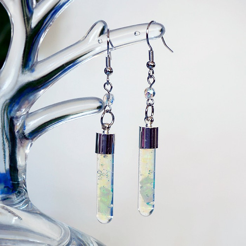 オーロラ液晶 蓄光虹色試験管ピアス 理系女子ピアス ピアス（フック