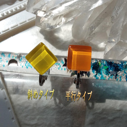 京都オパールがキラリ・ホログラムタイルピアス　イヤリングに変更可 7枚目の画像