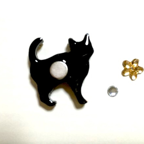 ★リボンと黒シマ猫ちゃんピアス★ キラキラぷっくり 黒猫金ラメ ピアスorマグネット3点セット