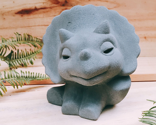蠟型　青銅製　角型　瑞龍文　花瓶　二上元威　氏作 关睿怡| 青花三足瑞兽龙纹鼎Blue and white three-legged dragon
