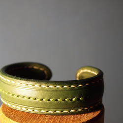 Leather bangle "Moss" 特製款皮手環 「苔癬」 第1張的照片