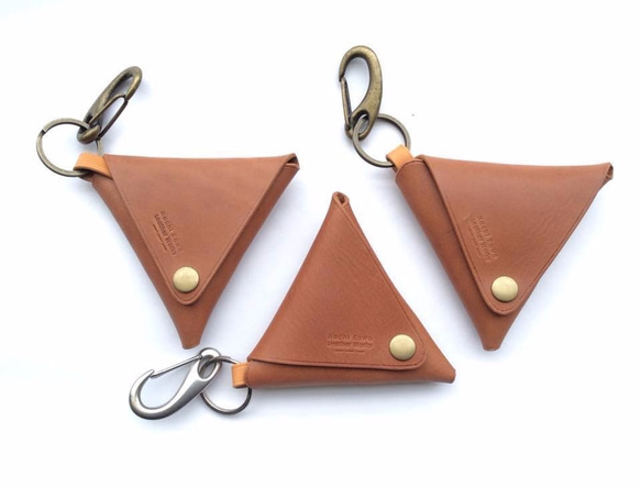 八革(hachi-kawa Leatherworks) フック付き 三角形小銭入れ（コインケース） 3枚目の画像