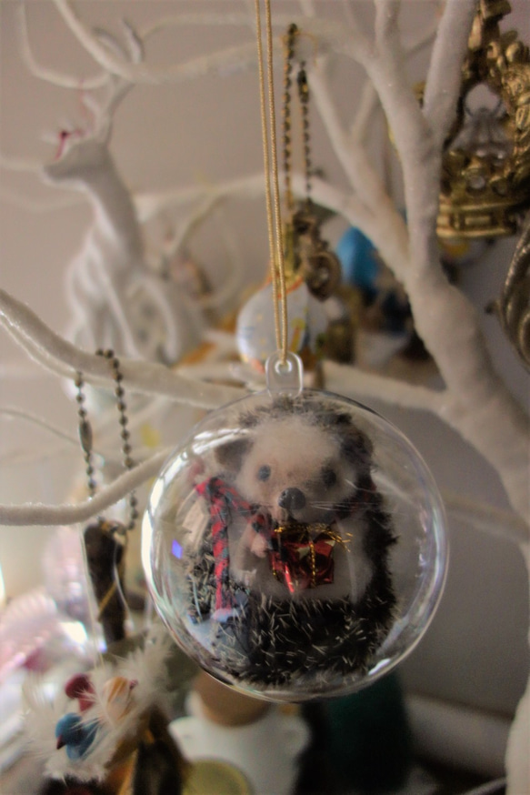 ハリネズミのクリスマス・ボール　1年じゅう飾れる2WAY  クリスマス　羊毛フェルト 9枚目の画像