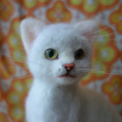 送料無料　白猫　羊毛フェルト 3枚目の画像