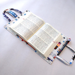ブックカバーに持ち手が付いた辞典カバー　電車柄ホワイト　辞書以外にも厚い本を持ち歩くのにも最適 8枚目の画像