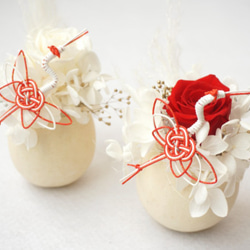 【 新春福袋2021】紅白のプリザーブドフラワーの置物with鶴 3枚目の画像