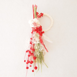 【ドライフラワーリース・最後の１点】紅白の矢羽と稲穂のドライフラワーのお正月飾り 1枚目の画像