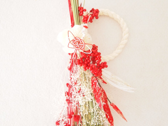 【ドライフラワーリース・最後の１点】紅白の矢羽と稲穂のドライフラワーのお正月飾り 2枚目の画像