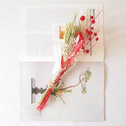 【ドライフラワーリース・最後の１点】紅白の矢羽と稲穂のドライフラワーのお正月飾り 4枚目の画像