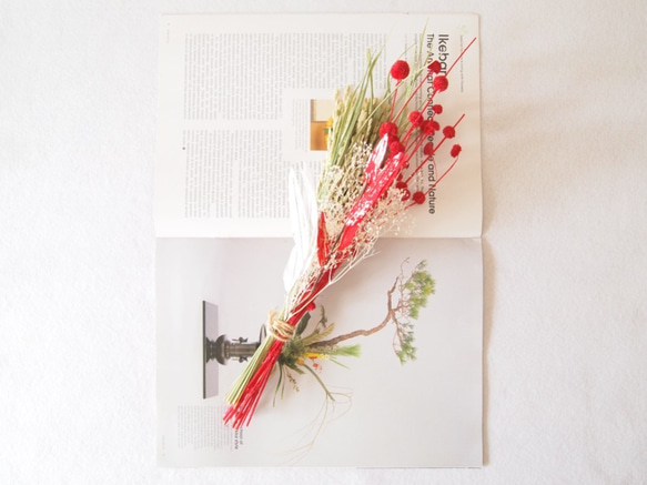 【ドライフラワーリース・最後の１点】紅白の矢羽と稲穂のドライフラワーのお正月飾り 4枚目の画像