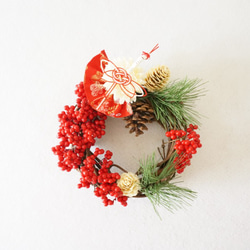 【早割お正月2023】赤い実と松のお正月飾り 4枚目の画像