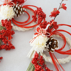 【早割お正月2022】紅白マムと梅のお正月飾り 5枚目の画像