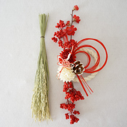 【早割お正月2022】紅白マムと梅のお正月飾り 6枚目の画像