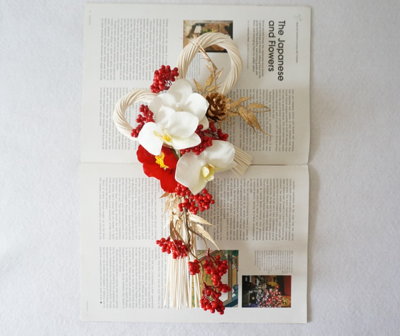 【Creema限定・新作】胡蝶蘭と椿の紅白のお正月飾り 4枚目の画像