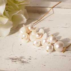 [Creema限定的聖誕節禮服]棉珍珠和小花項鍊 第1張的照片