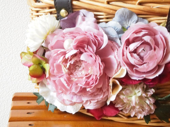 【Creema限定・母の日フラワー2020】お花のおでかけ籠バック 3枚目の画像