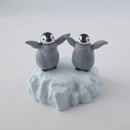 コウテイペンギンのヒナ⑱ 万歳！！ その他置物 セイスケ 通販