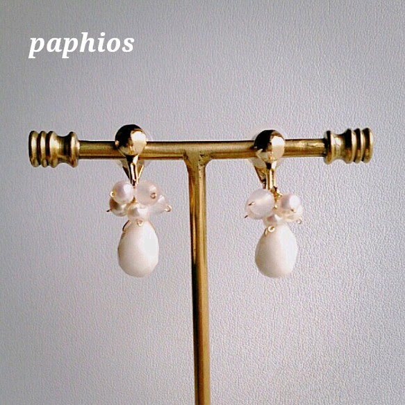 whiteJasper＆pearl earrings 1枚目の画像