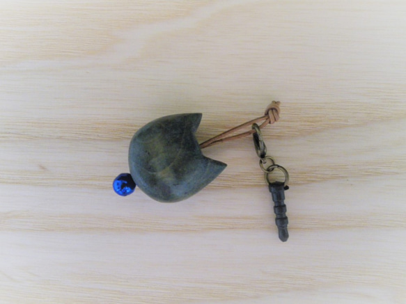 藍染イヤホンジャック　木彫り　猫（小）　 1枚目の画像