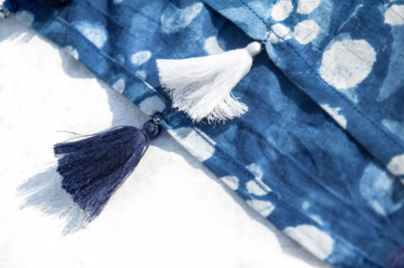 聖誕節禮物 母親節禮物 情人節禮物 生日禮物 交換禮物 手工木刻印植物染圍巾手織圍巾 編織圍巾 藍染純綿絲巾-藍日本風 第6張的照片