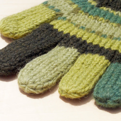 聖誕節禮物 手工限量針織純羊毛保暖手套 / 針織手套 / 全指手套 / wool gloves - 東歐草地綠條紋 第4張的照片