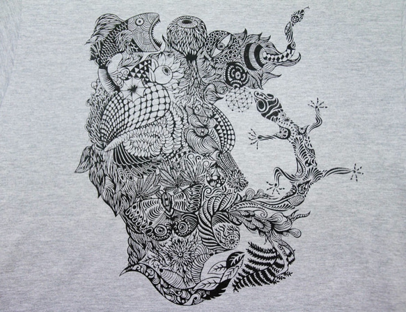 男裝合身純棉插畫Tee / 旅行T /民族風T-shirt / 設計T-shirt-心靈之圖系列旅行記憶臉龐(麻花灰) 第3張的照片